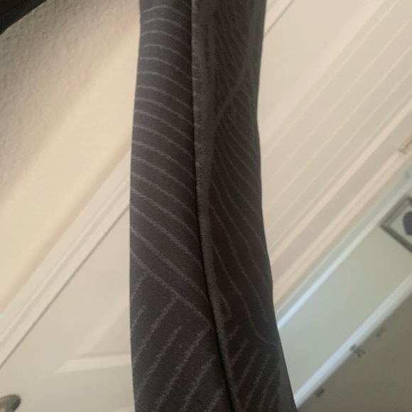 Nike Black pull over with White Accents - Picture 4 of 4